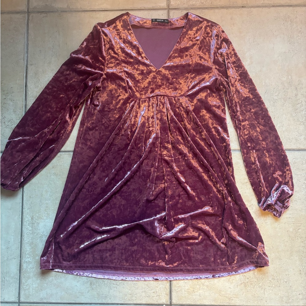 Pink long sleeve velvet dress